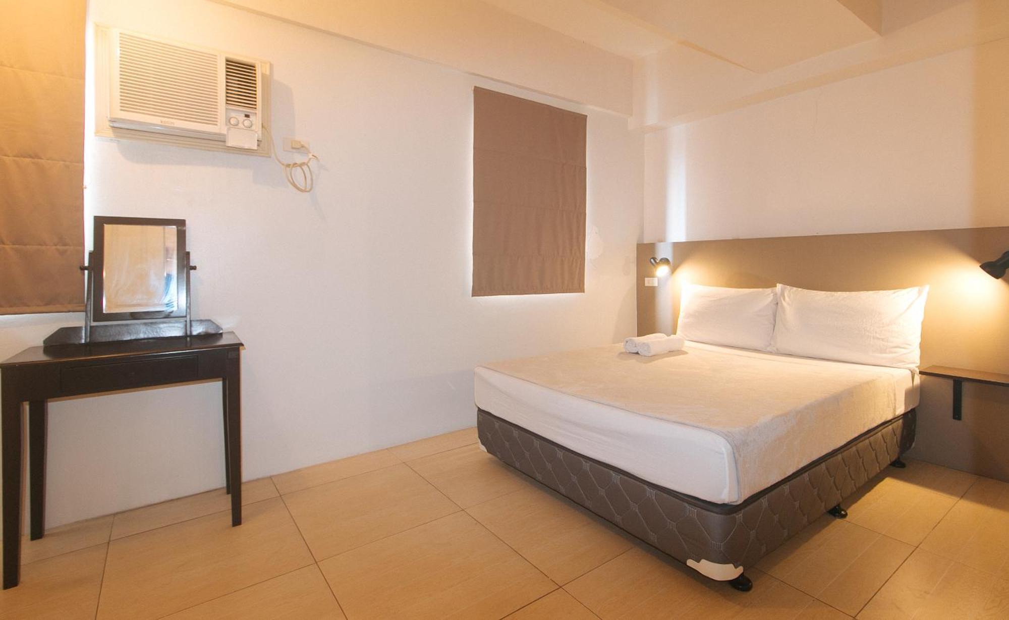 59 Xavierville By Reddoorz Cubao Buitenkant foto