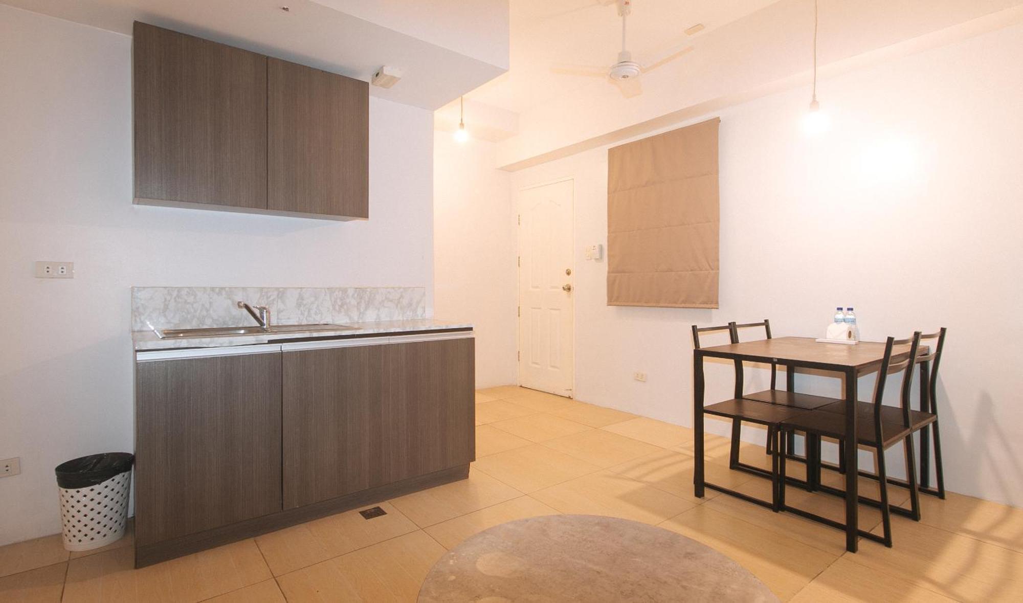 59 Xavierville By Reddoorz Cubao Buitenkant foto