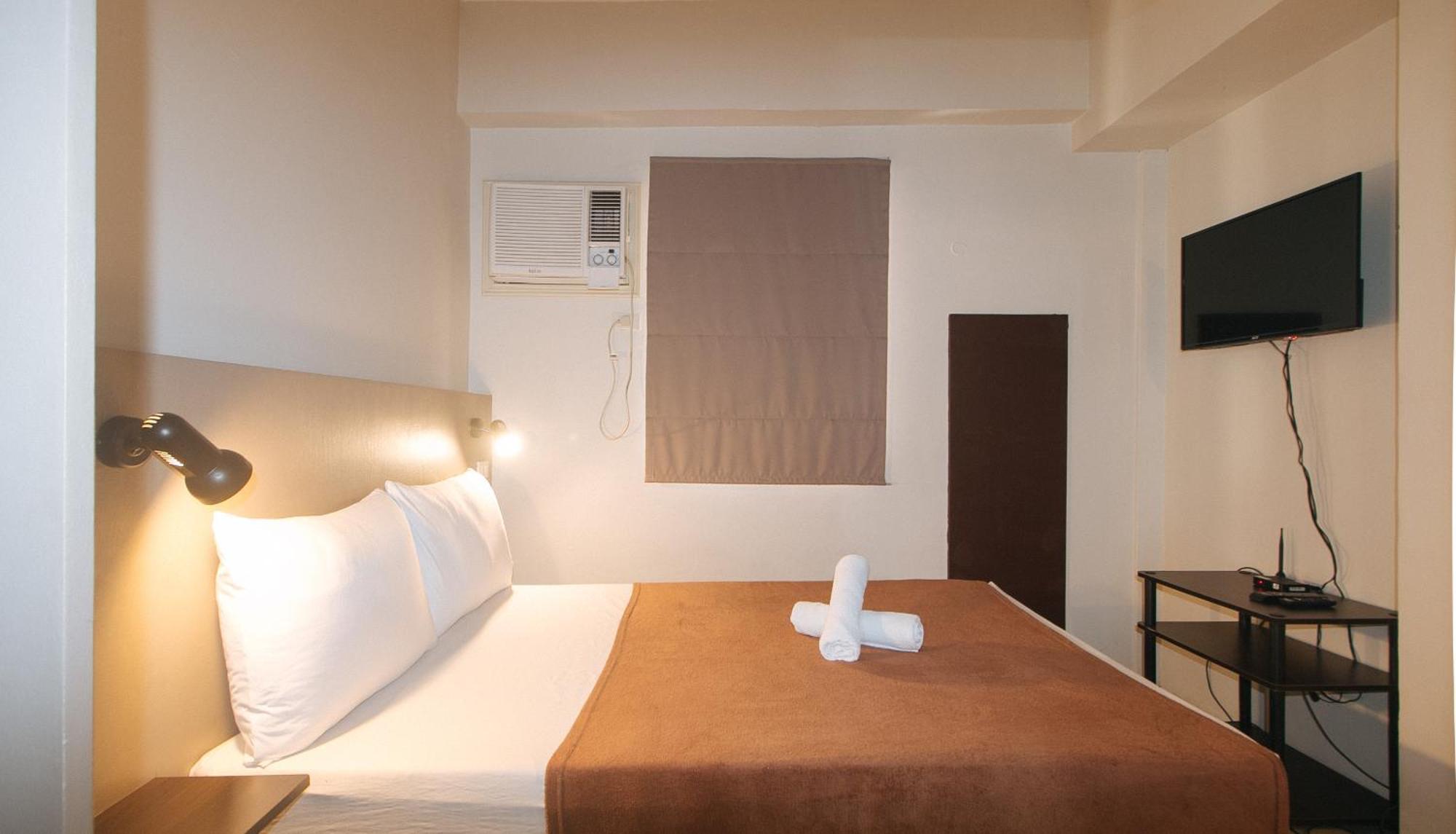 59 Xavierville By Reddoorz Cubao Buitenkant foto