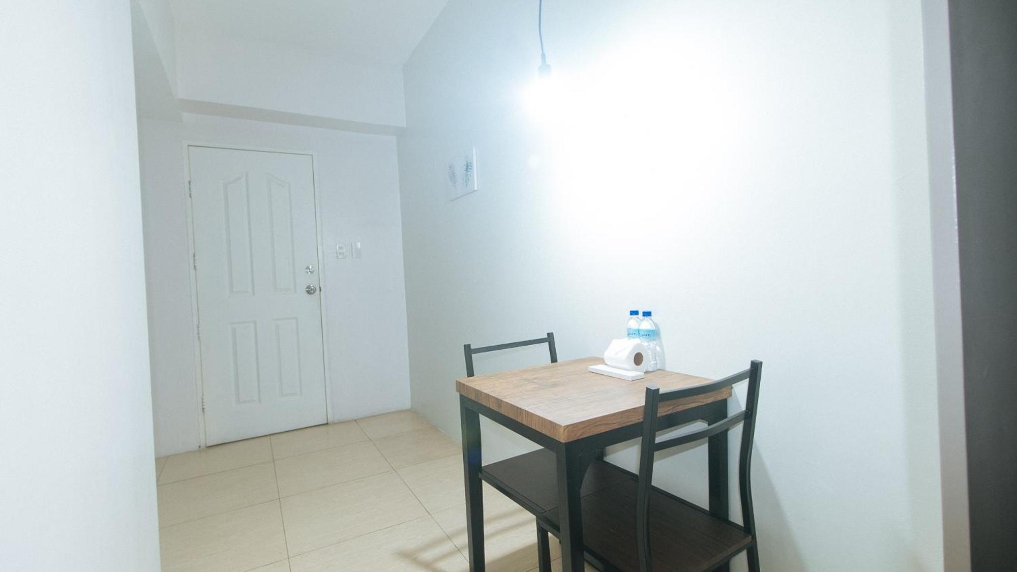 59 Xavierville By Reddoorz Cubao Buitenkant foto