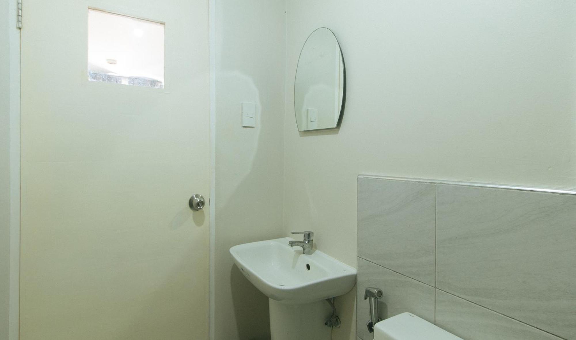 59 Xavierville By Reddoorz Cubao Buitenkant foto
