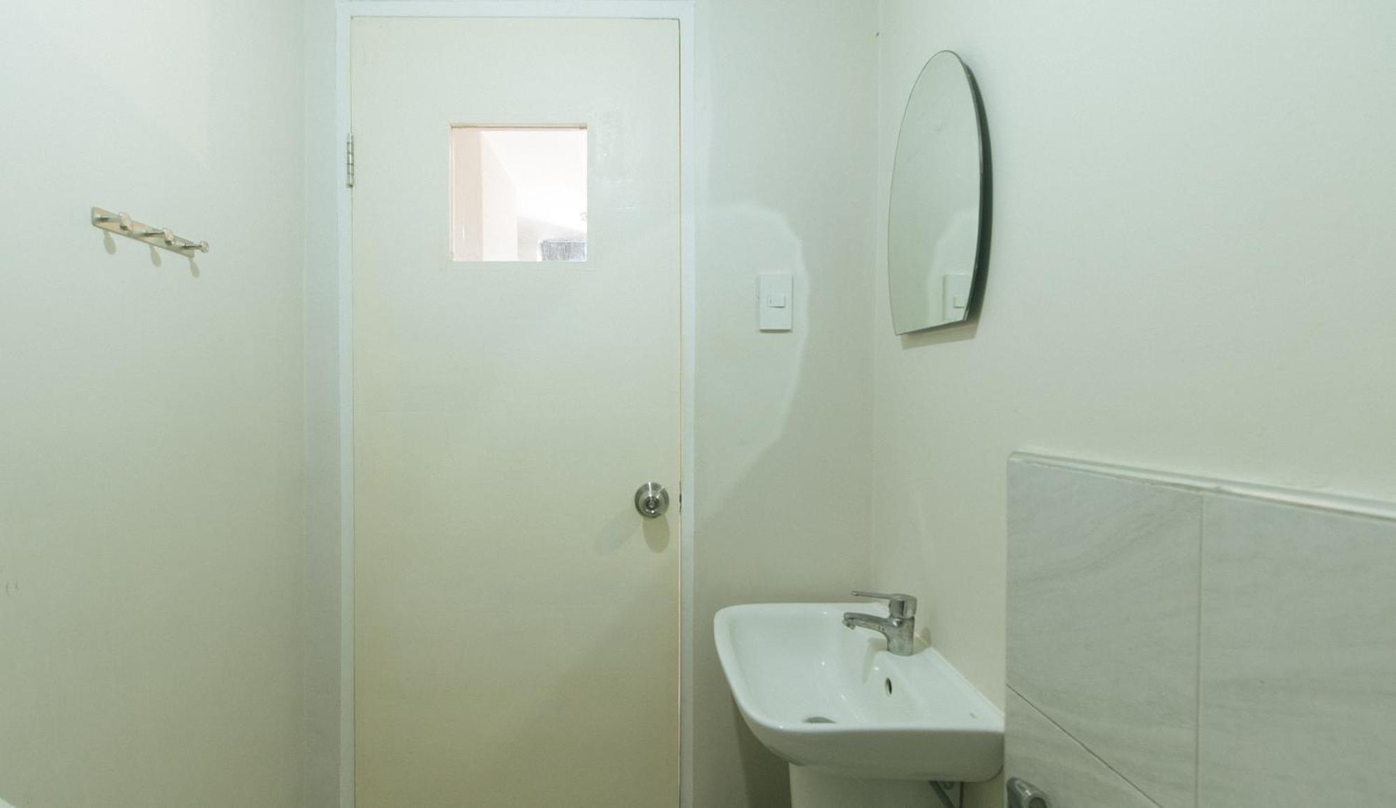 59 Xavierville By Reddoorz Cubao Buitenkant foto