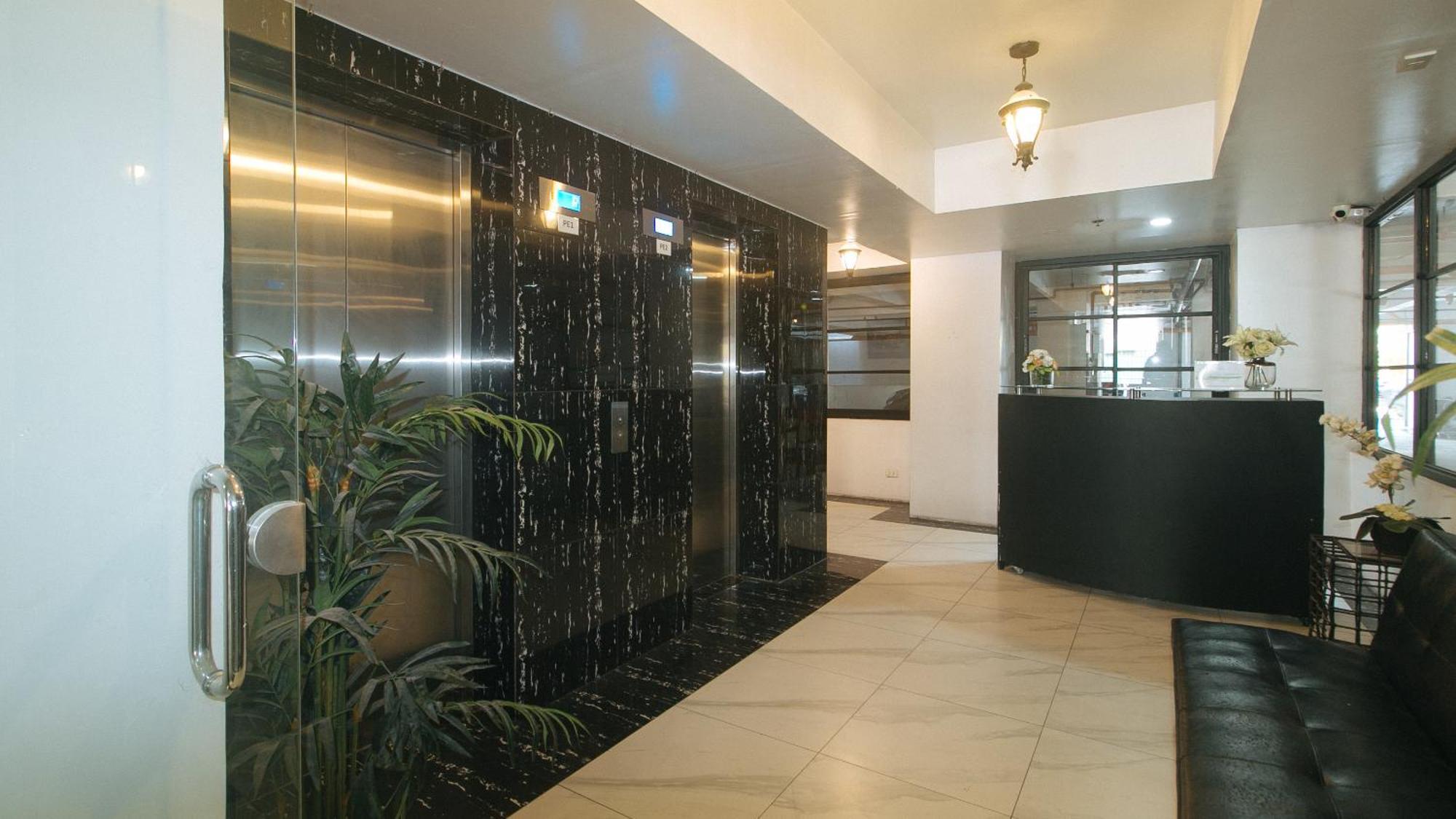 59 Xavierville By Reddoorz Cubao Buitenkant foto