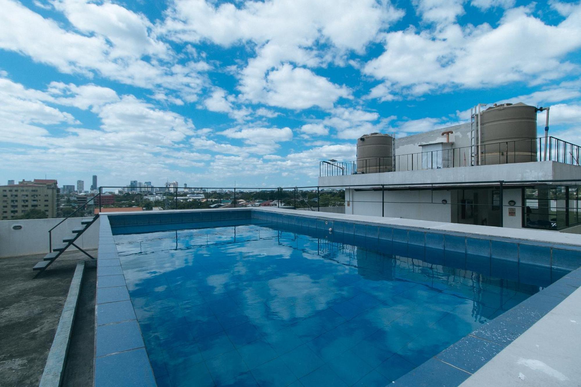 59 Xavierville By Reddoorz Cubao Buitenkant foto